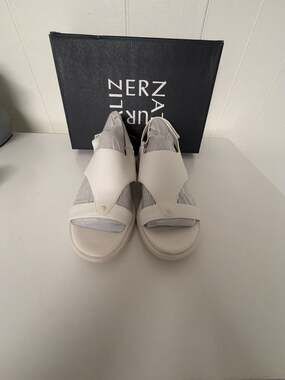 Naturalizer Lillian Slingback Sandals Size 6.5W Warm White